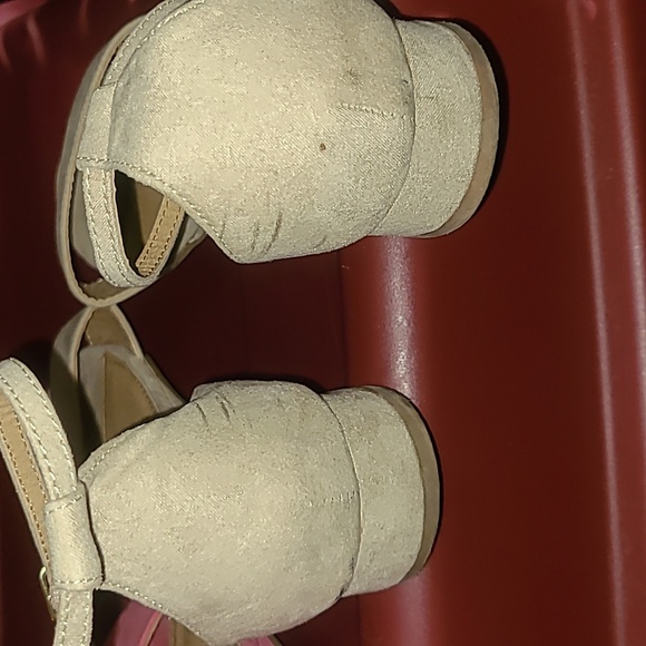 Sandals - Picture 6 of 11